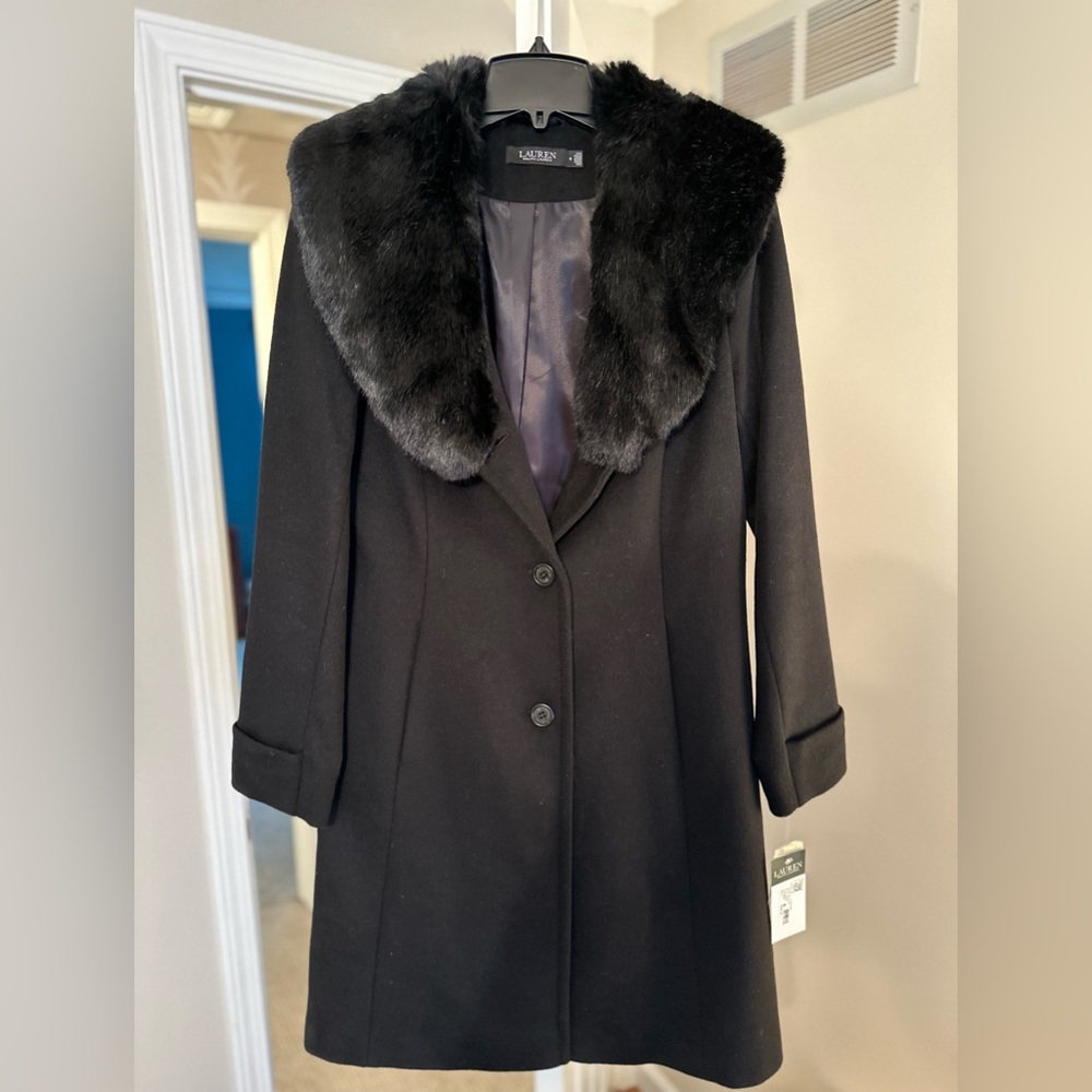 NWT Lauren Ralph Lauren black wool blend winter coat with faux fur collar size 6